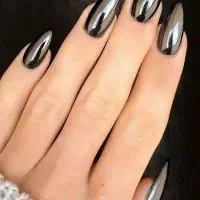 ناخنکار حرفه ای  با اخلاق  جهت کار در سالن