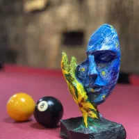 مجسمه های رنگی و نقاشی شده و ساده