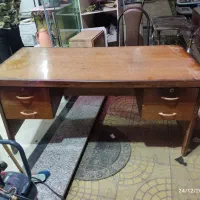 میز تحریر سالم‌