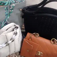 چکمه و کیف و چادر و مانتو و شلوار لباس در حد نو