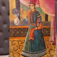 تابلو قهوه خانه و قدمتی  و کنار سالنی زیبا