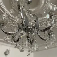 ۲ عدد لوستر ۶ شاخه بهمراه ۳ عدد دیوارکوب