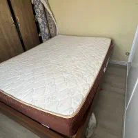تخت و خوش خواب