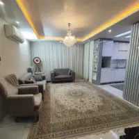 ۸۱ متری /فول امکانات/چسب مترو