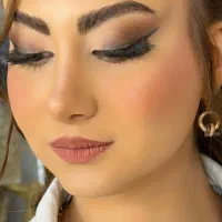 میکاپ|خدمات آرایشگری و زیبایی|ساری, |دیوار