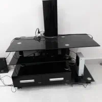 میز تلویزیون شیشه ای ترک