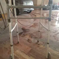 واکر چرخدار