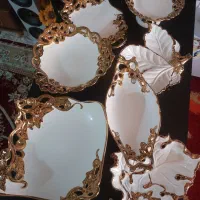 ظروف پذیرایی نگین دار سفید طلایی