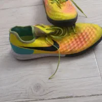 کتونی سالنی