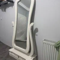 اینه ایستاده