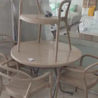 میز و صندلی
