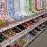 استند و قفسه شکلات