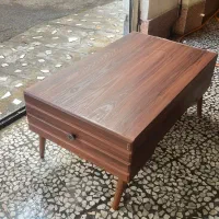 میز وسط و صندلی و تخت