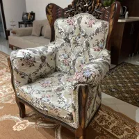 فروش فوری مبل سلطنتی ۹نفره با ۳عدد میز عسلی