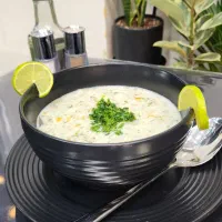 ب یک کمک آشپز خانم