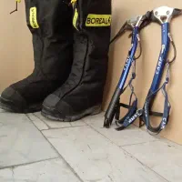 تبر یخ ، طبر یخ ، کفش سه پوش