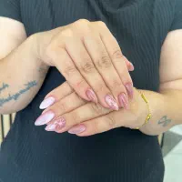 استخدام ناخن کار حرفه ای(سالن مشتری دار)