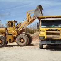 انجام کلیه خدمات خاکبرداری شن و ماسه و پوکه