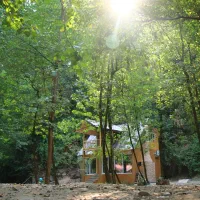 اجاره کلبه جنگلی با جکوزی لب رودخانه|اجارهٔ کوتاهمدت ویلا و باغ|اسالم, |دیوار