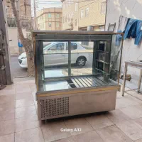یخچال مکعبی ویترینی طلای ۱نیم متری درحد نو|کافیشاپ و رستوران|نسیمشهر, |دیوار
