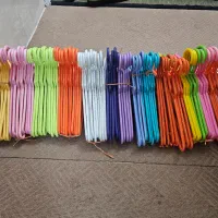 ۷۰ عدد چوب لباسی (جالباسی) تمیز و سالم در حد نو