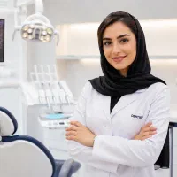 دعوت به همکاری دندان‌پزشک خانم