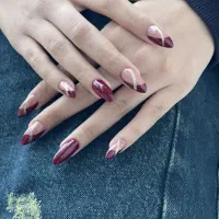 تخفیفات ویژه خدمات کاشت ناخن ( آموزش کاشت ناخن)