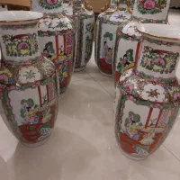 سه جفت گلدان بزرگ کنار سالنی و گلاب پاش گل مرغی
