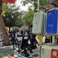 فروشنده لوازم جانبی موبایل . میدان شهرداری