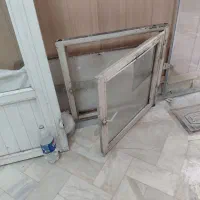 پنجره آلمینیوم قدیمی سالم