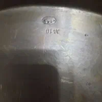 سینیی قدیمی و ۲عدد لیوان وشو عتیقه|کلکسیون اشیاء عتیقه|تبریز, |دیوار