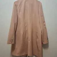 کت کرمی|لباس|بروجن, |دیوار