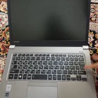 لب تاپ تمیز و مرتب توشیبا