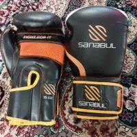 دستکش بوکس و کیک بوکسینگ