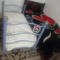 تخت بزرگ وکودک به همراه تشک