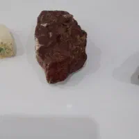 اولین سنگ سفید شب ها جلوی نور میده شبیه الماس و|جواهرات|سنندج, |دیوار