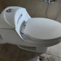 توالت فرنگی در حد نو