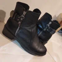 کفش سایز ۳۹