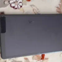 یک عدد تبلت LENOVO