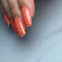 آموزش کاشت ناخن و مژه
