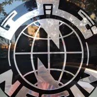 استخدام کمک راننده و انبار دار