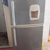 با سلام یک  یخچال دسته ۲سالم
