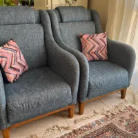 مبل راحتی و میز تلوزیون