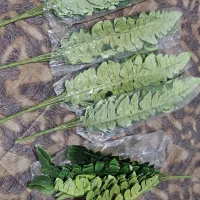 تعدادی بوته مصنوعی وارداتی درجه ۱