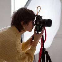 استخدام،نیاز به عکاس خانم کار آتلیه