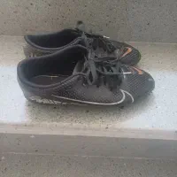 کفش ورزشی مخصوص چمنی