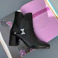 تولید محتوا و عکاس خانم پیج کفش