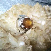 انگشتر یاقوت، زمرد