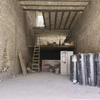 مغازه سه طبقه نیمه ساز 70 متری