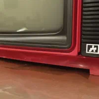 تلویزیون بلر آلمانی قرمز زیبا و کمیاب|کلکسیون اشیاء عتیقه|رشت, گلسار|دیوار